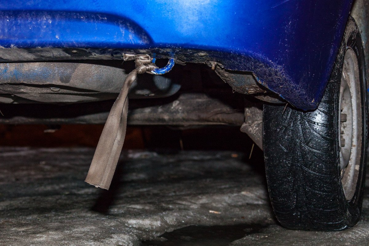 Кусок троса на подозреваемом авто