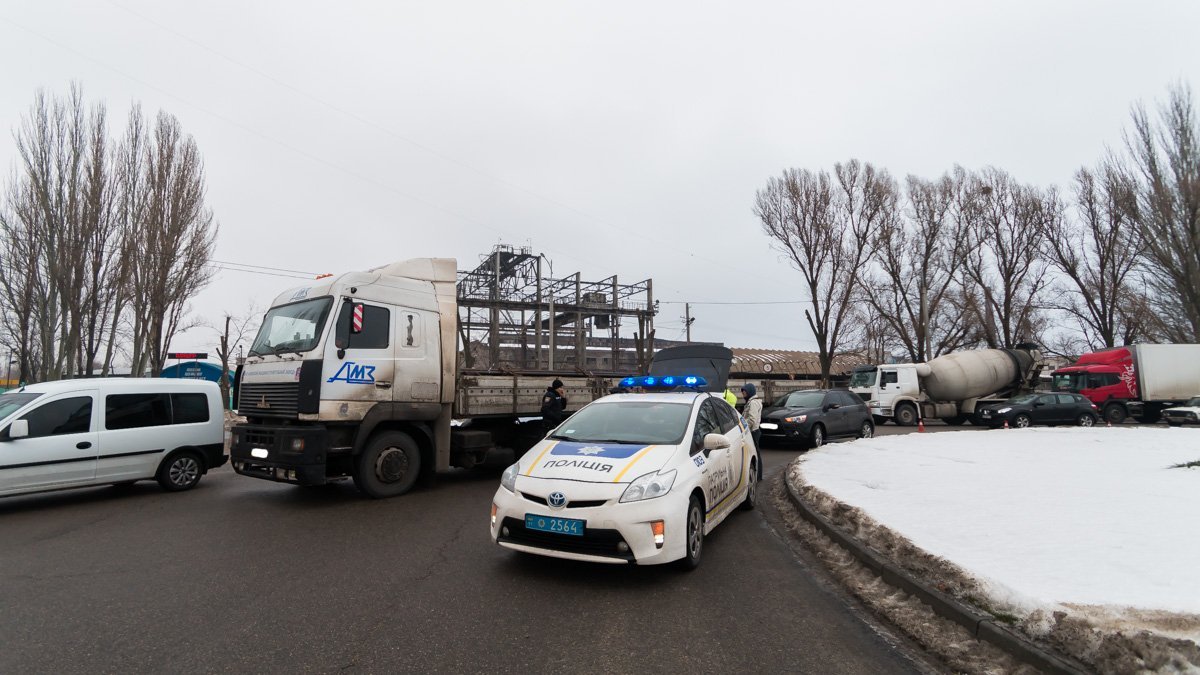 Движение на участке дороги затруднено