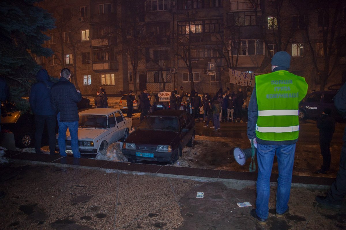 Полиция встретила митинг в полном обмундировании Полиция встретила митинг в полном обмундировании