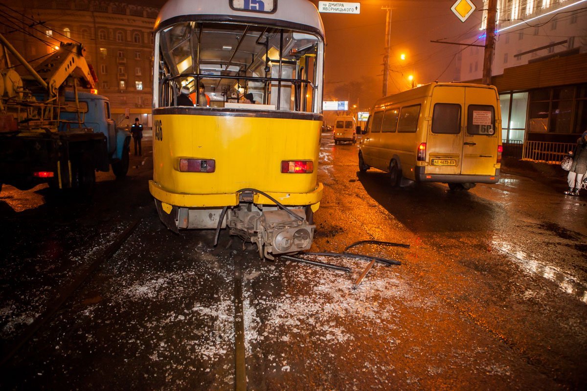 Ограниченно движение трамваев №1 по направлению к центру города Ограниченно движение трамваев №1 по направлению к центру города