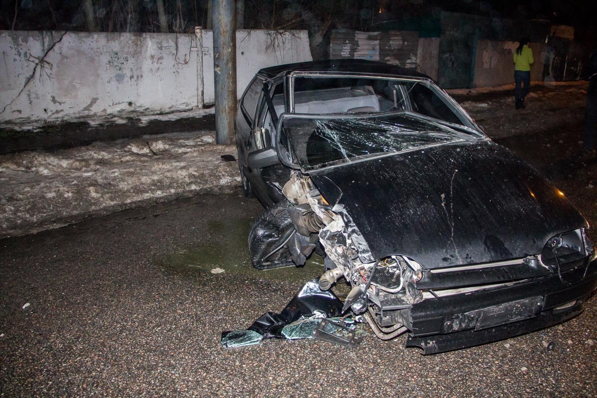 Автомобиль получил серьезные повреждения