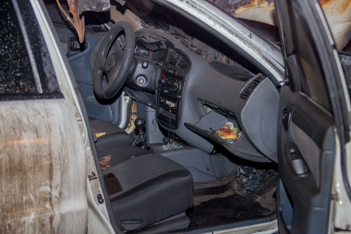 На салон огонь не перекинулся На салон огонь не перекинулся