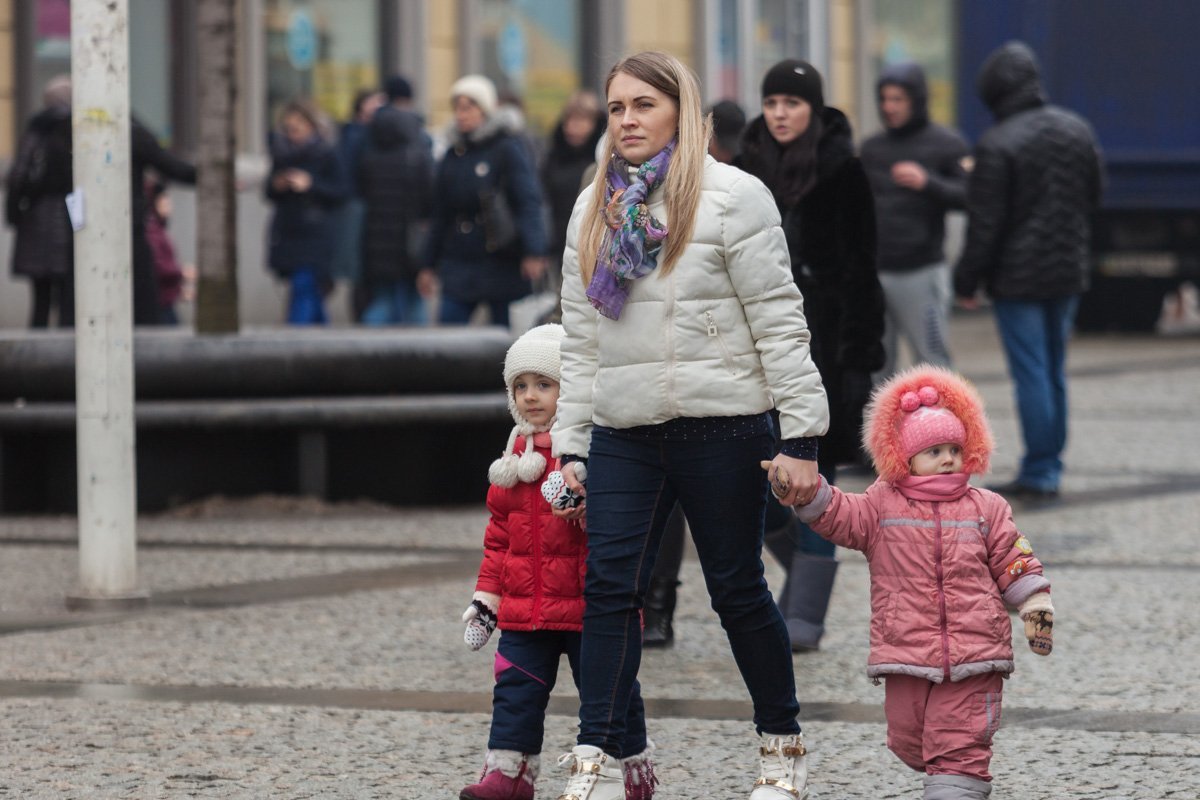 А мама почему без шапки? А мама почему без шапки?