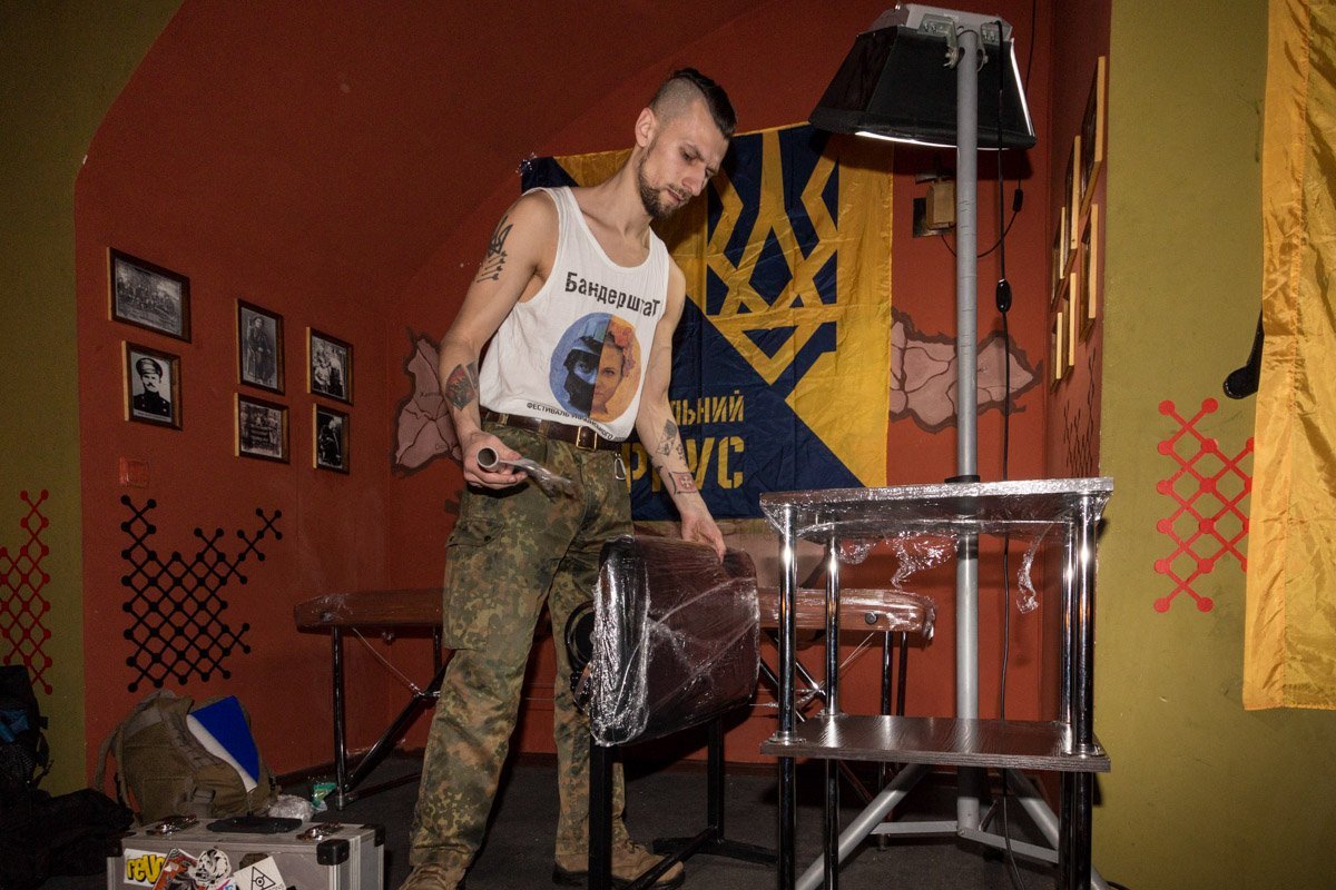 Любой желающий мог получить татуировку абсолютно бесплатно Любой желающий мог получить татуировку абсолютно бесплатно