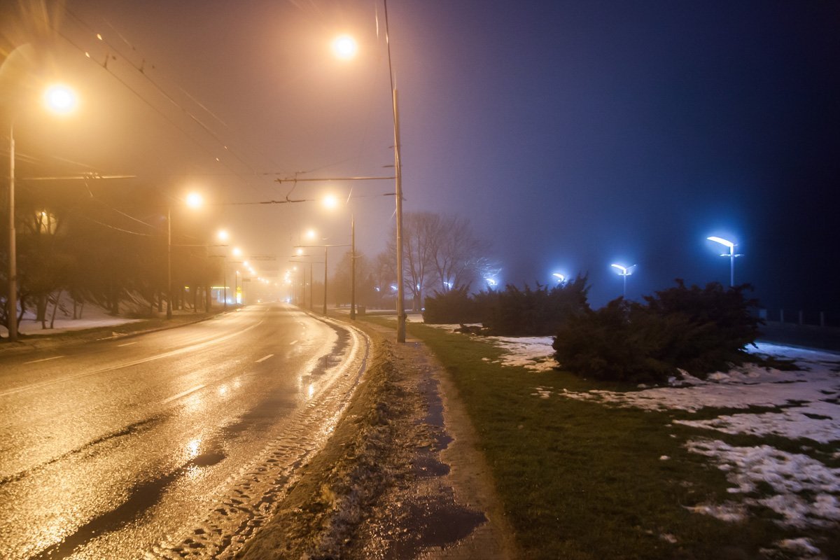 Привычные места в этой мгле выглядят совсем по-другому