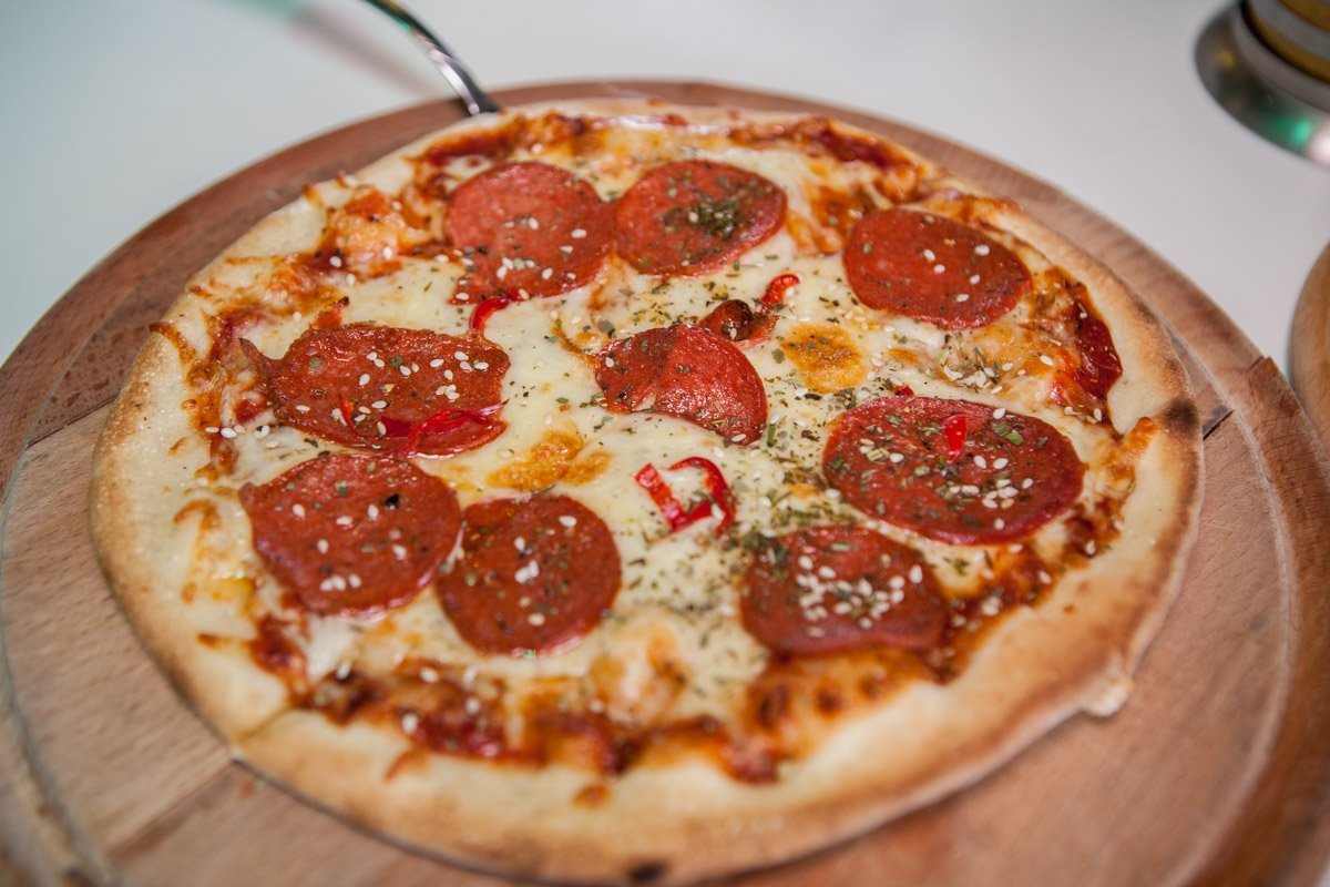 Маленькая пицца Пепперони Маленькая пицца Пепперони