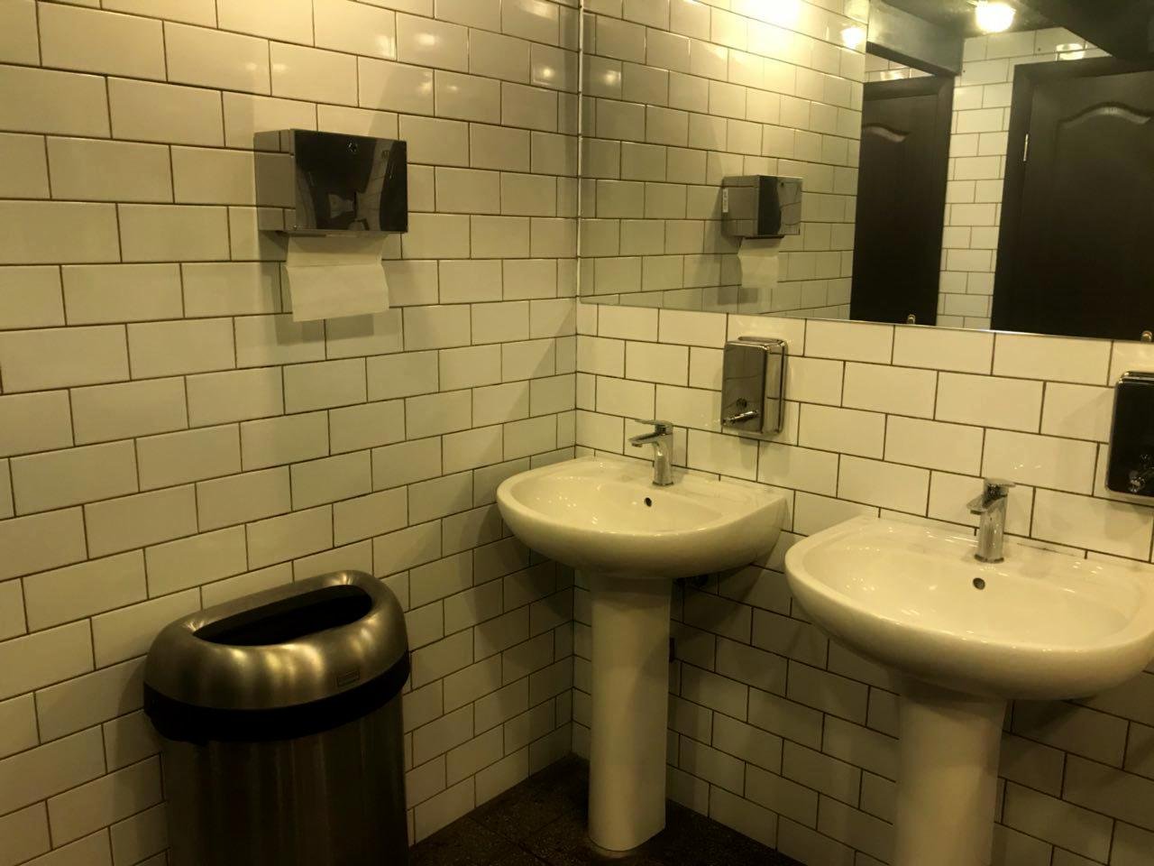 Появились и мусорные ведра, которых не было в прошлый раз Появились и мусорные ведра, которых не было в прошлый раз