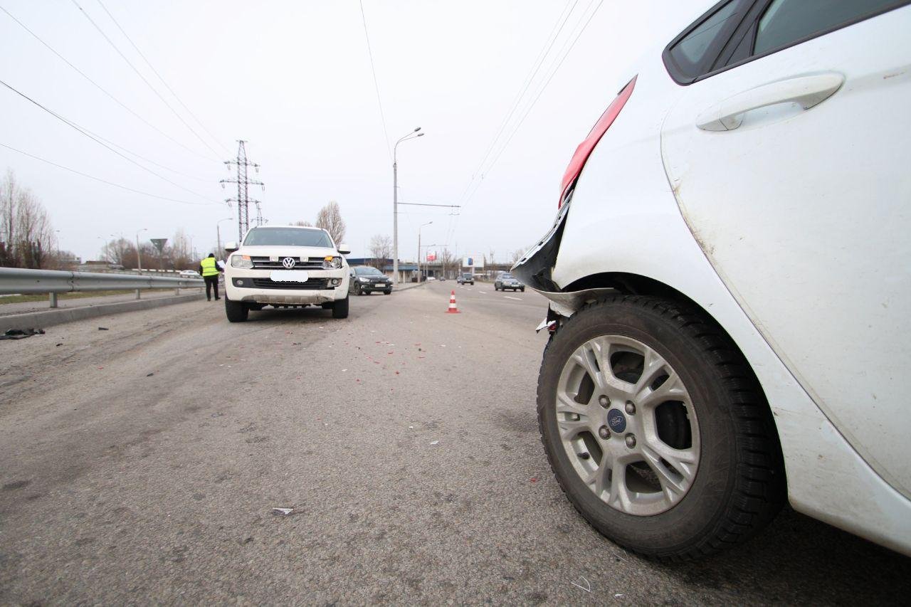 Место ДТП оградили конусами