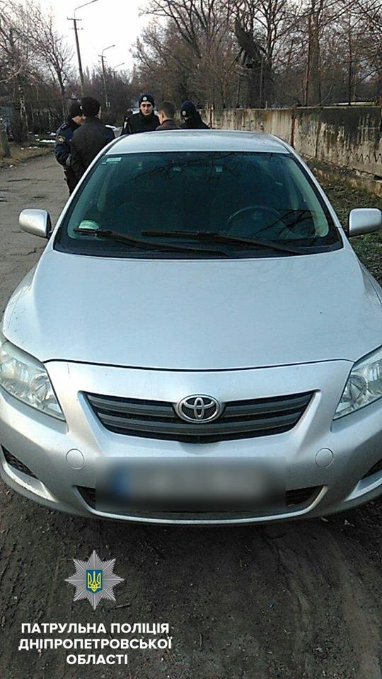 Двое парней незаконно завладели автомобилем, чтобы покататься