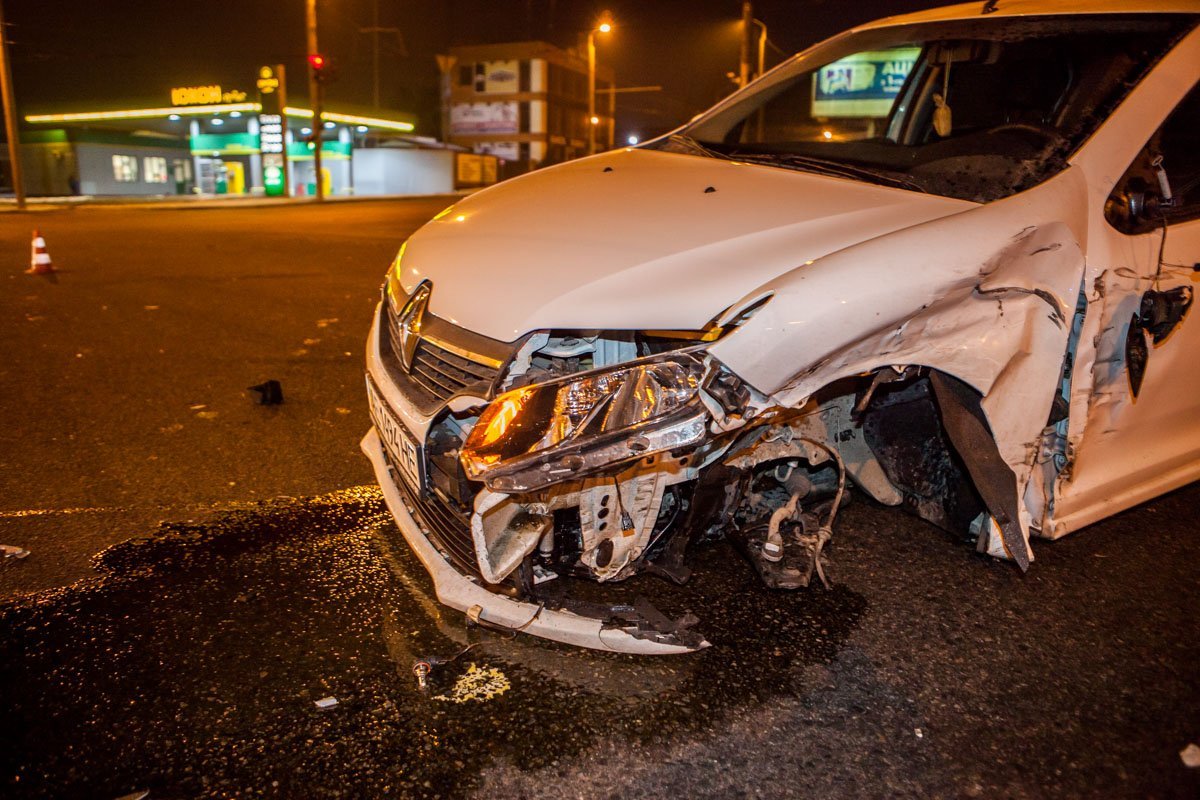 Повреждения Renault