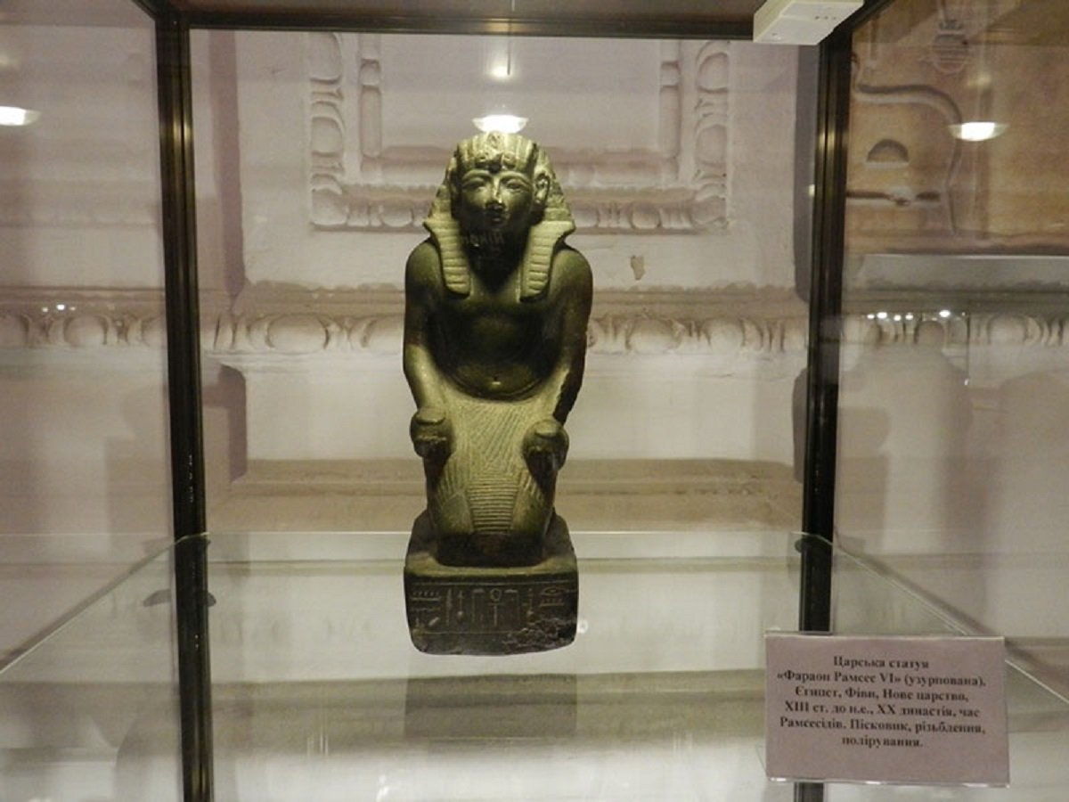 На выставке представлены более 200 экспонатов На выставке представлены более 200 экспонатов