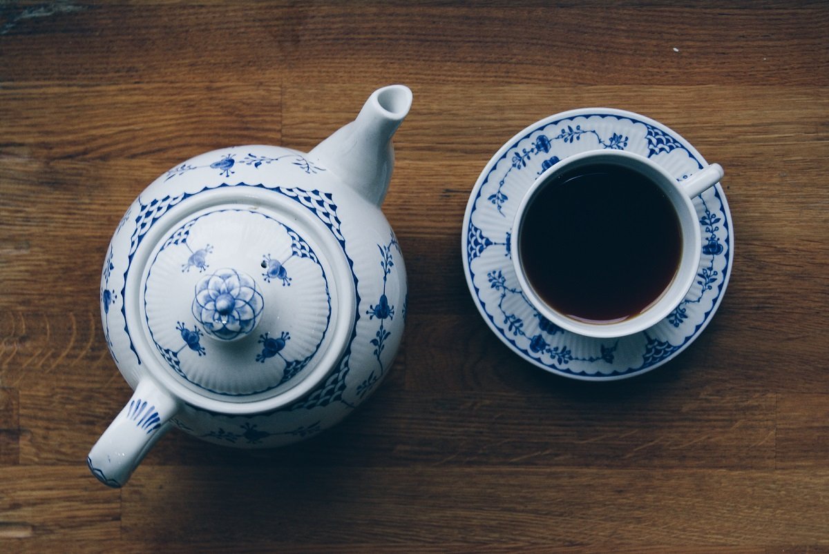 Вы погрузитесь в приятную атмосферу общения и вкусного чая Вы погрузитесь в приятную атмосферу общения и вкусного чая