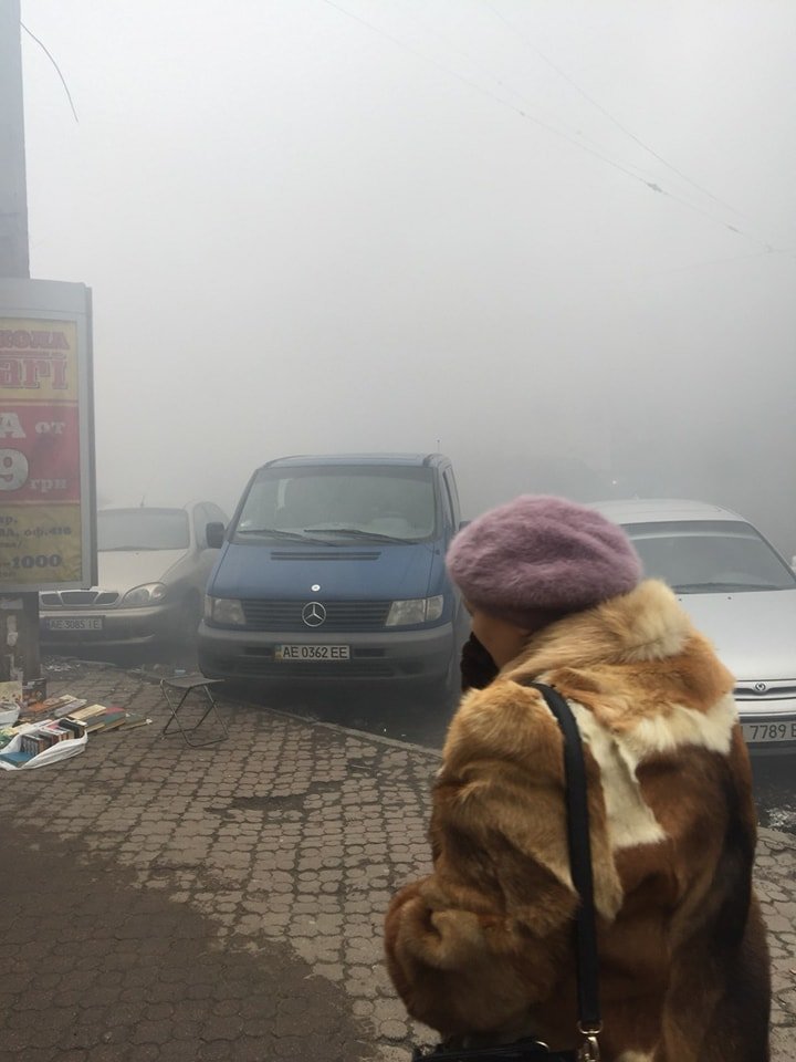 Возле места пожара - сильное задымление Возле места пожара - сильное задымление