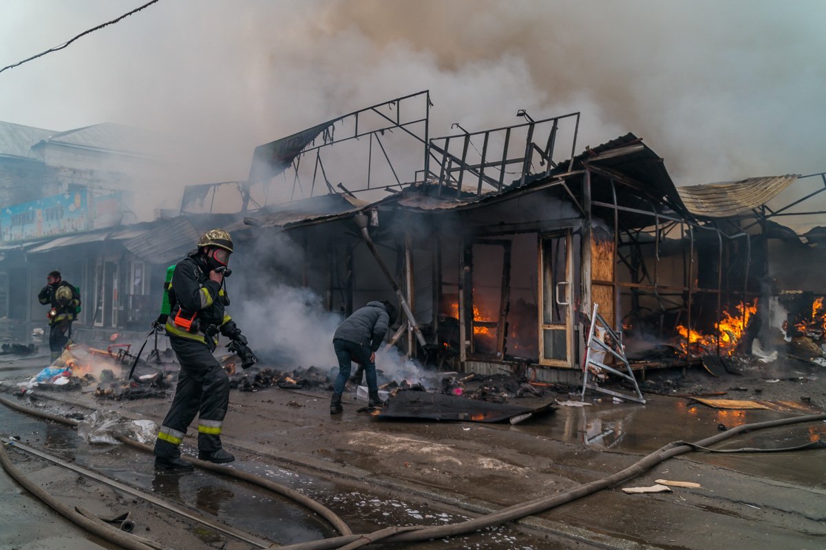 В Службу спасения о пожаре сообщили в 11:33