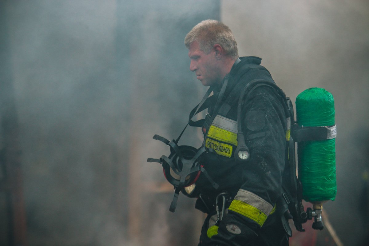 К тушению привлекли 10 пожарно-спасательных отделений