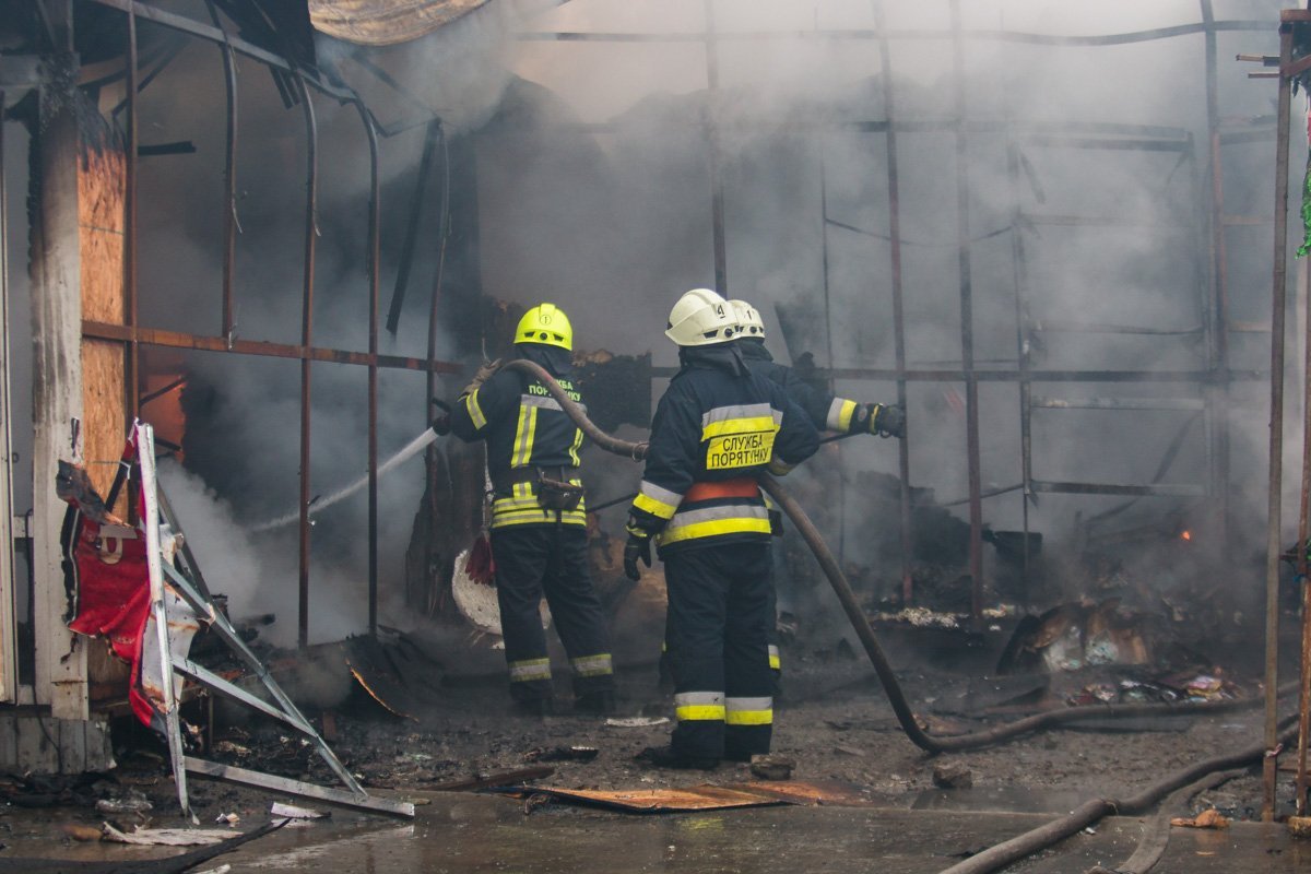 Площадь пожара оставила около 100 квадратных метров