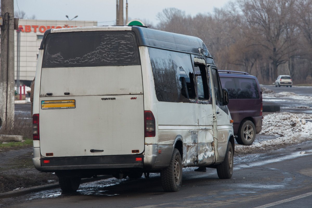 В Днепре столкнулись маршрутка и грузовик В Днепре столкнулись маршрутка и грузовик