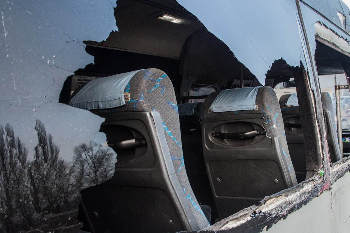 В маршрутке было около 10 человек В маршрутке было около 10 человек