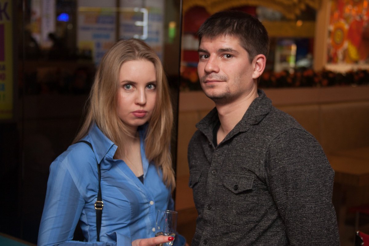 Любовь - это одинаково робко позировать фотографу