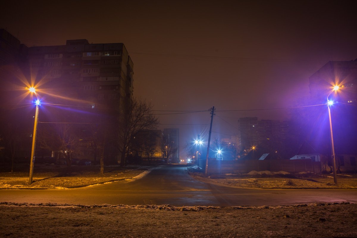 И именно ночью все то, что скрыто во тьме, может дорисовать наше воображение И именно ночью все то, что скрыто во тьме, может дорисовать наше воображение