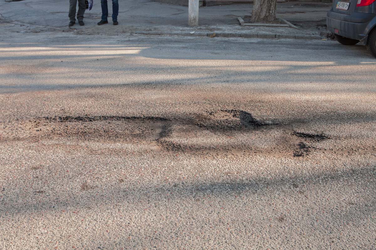 Видимо, ремонт покрытия проводили не везде