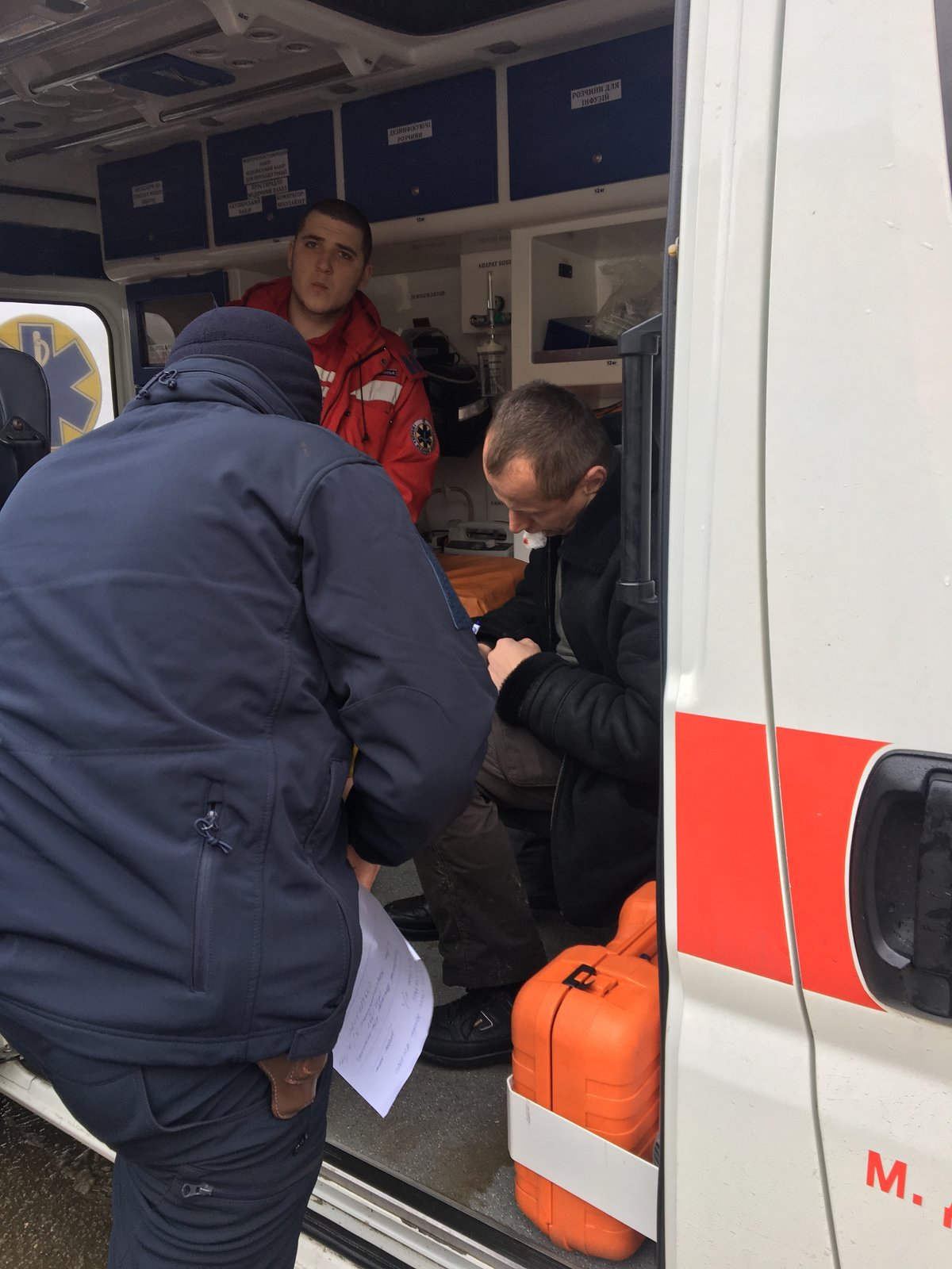 Возле рынка "Озерка" произошел конфликт между владельцами Chevrolet Lacetti и Daewoo Lanos Возле рынка "Озерка" произошел конфликт между владельцами Chevrolet Lacetti и Daewoo Lanos