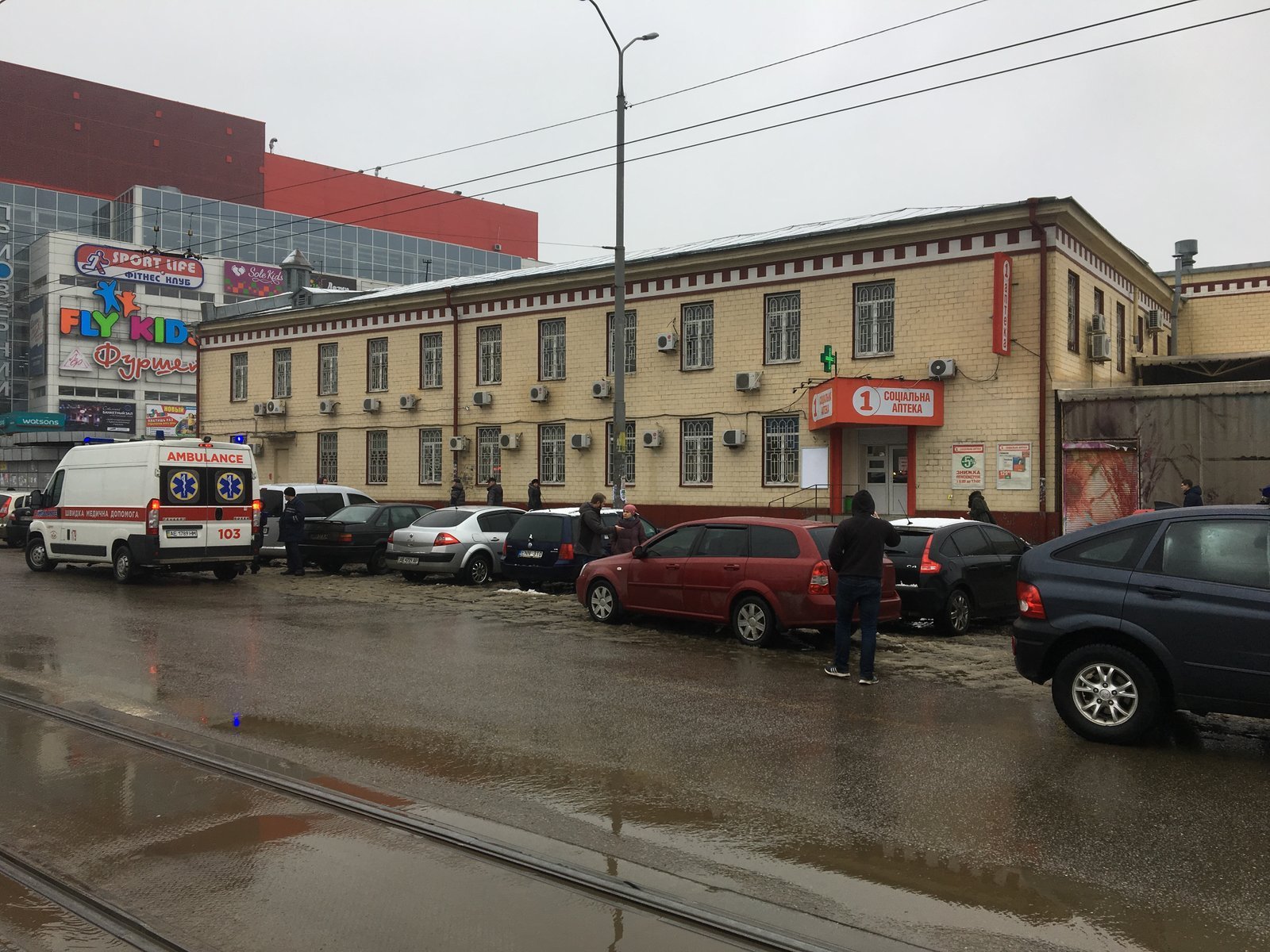 Водитель Chevrolet в драке отбивался монтировкой Водитель Chevrolet в драке отбивался монтировкой