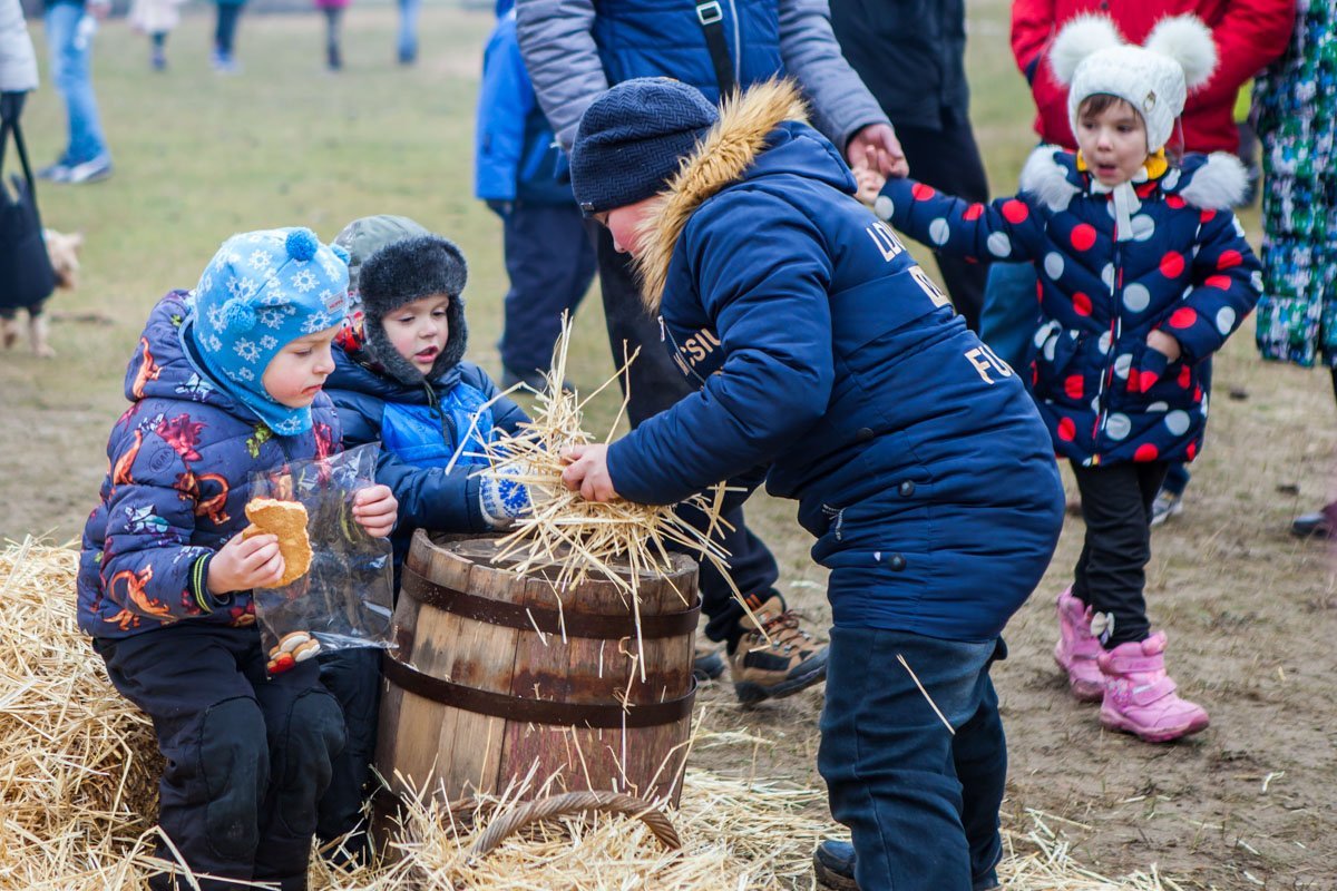 Мероприятие проводится на открытом воздухе в лесу