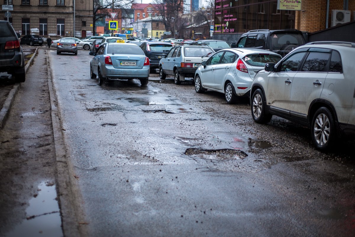 Дорога на улице Якова Самарского словно решето Дорога на улице Якова Самарского словно решето