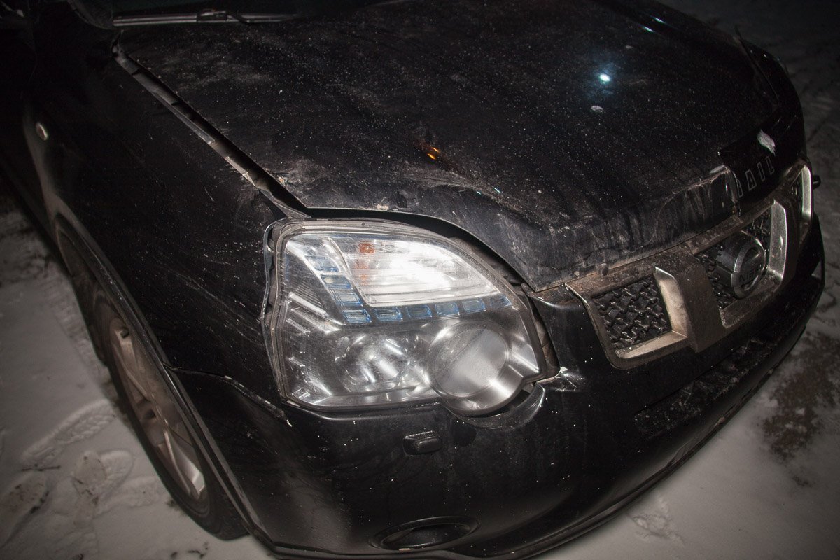 Автомобиль стоял во дворе по улице Набережная Победы, 60 Автомобиль стоял во дворе по улице Набережная Победы, 60