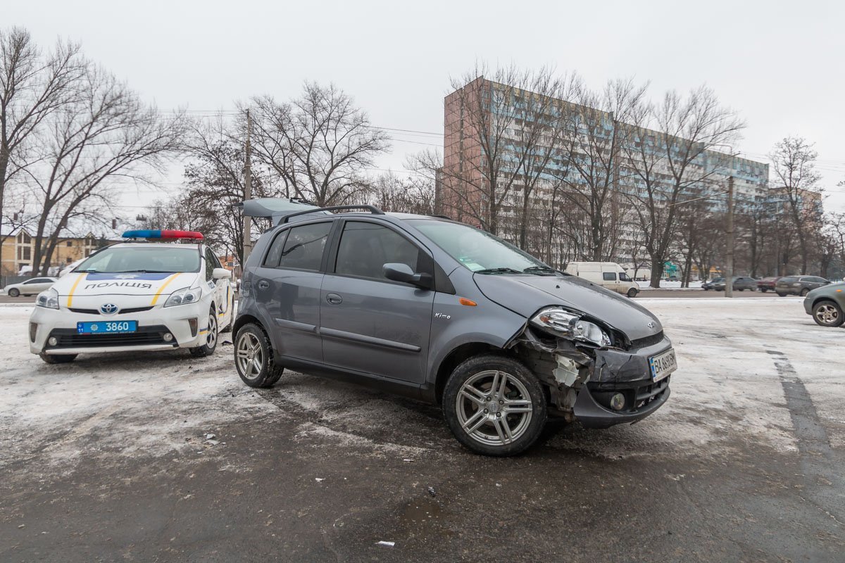 Chery заехал в Prius Chery заехал в Prius
