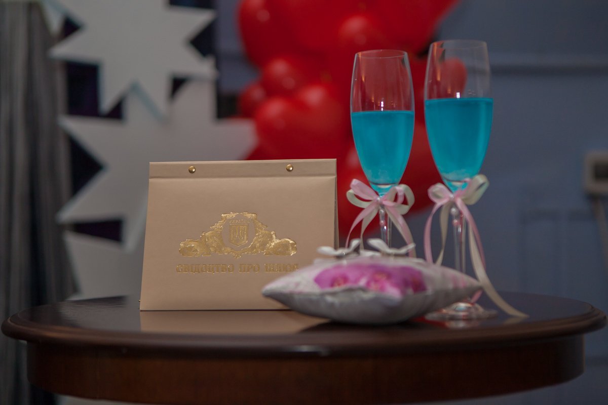 Вкусное шампанское для молодых