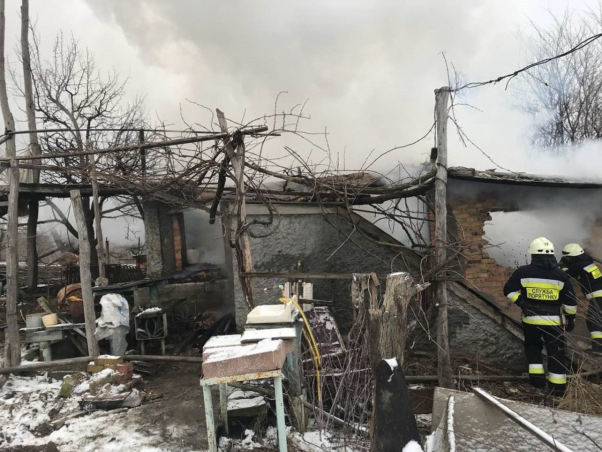 Общая площадь пожара составила 100 квадратных метров