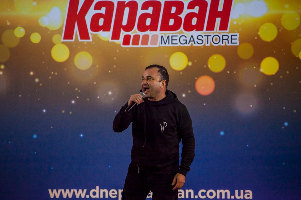 Виктор Павлик давал бесплатный концерт