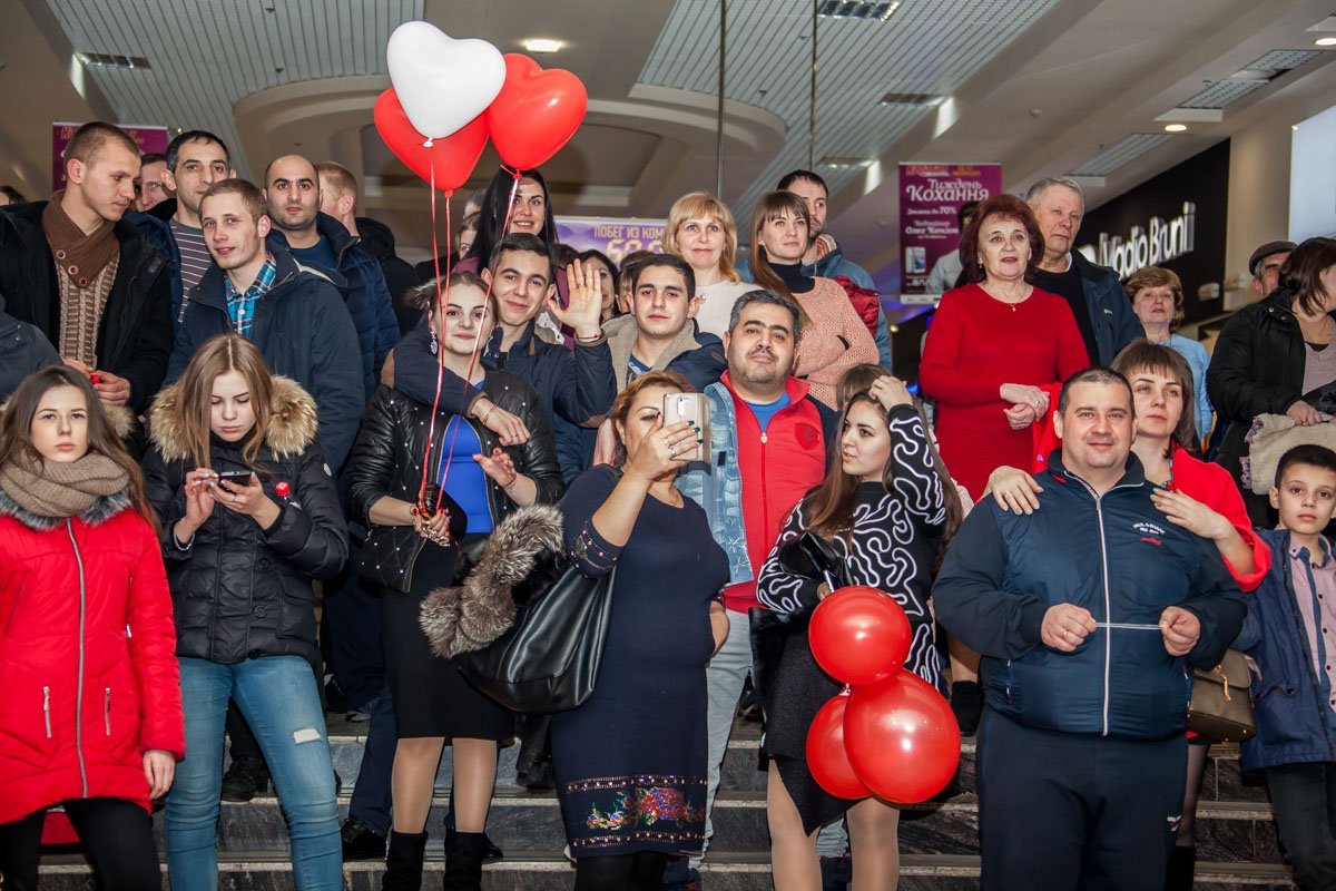 Послушать исполнителя пришли люди разного возраст