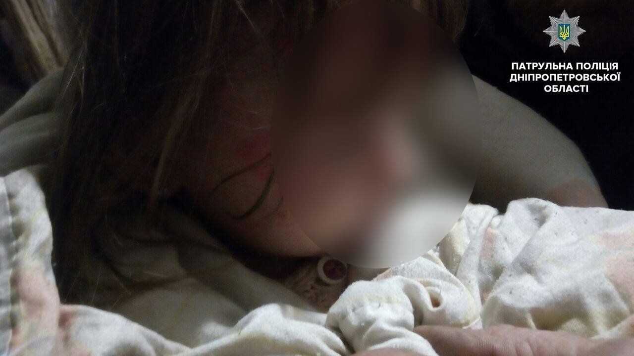 Пьяная мать душила и избивала свою 2,5-летнюю дочь