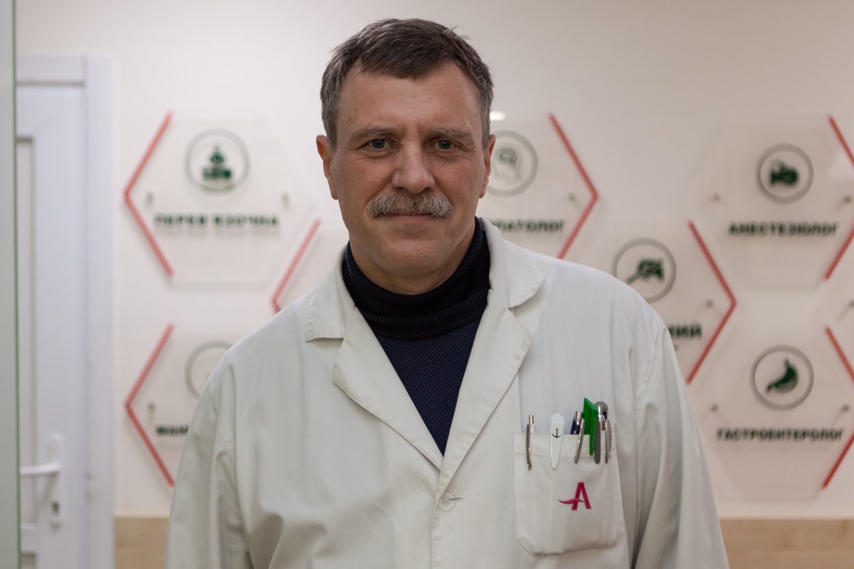 Врач высшей категории по ортопедии и травматологии Максим Головаха Врач высшей категории по ортопедии и травматологии Максим Головаха