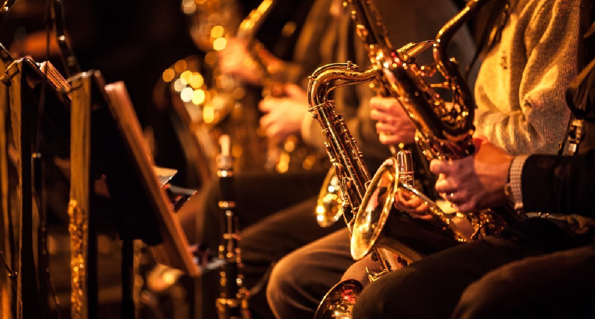 Джаз — музыкальное искусство, сложившееся под влиянием африканских ритмов и европейской гармонии