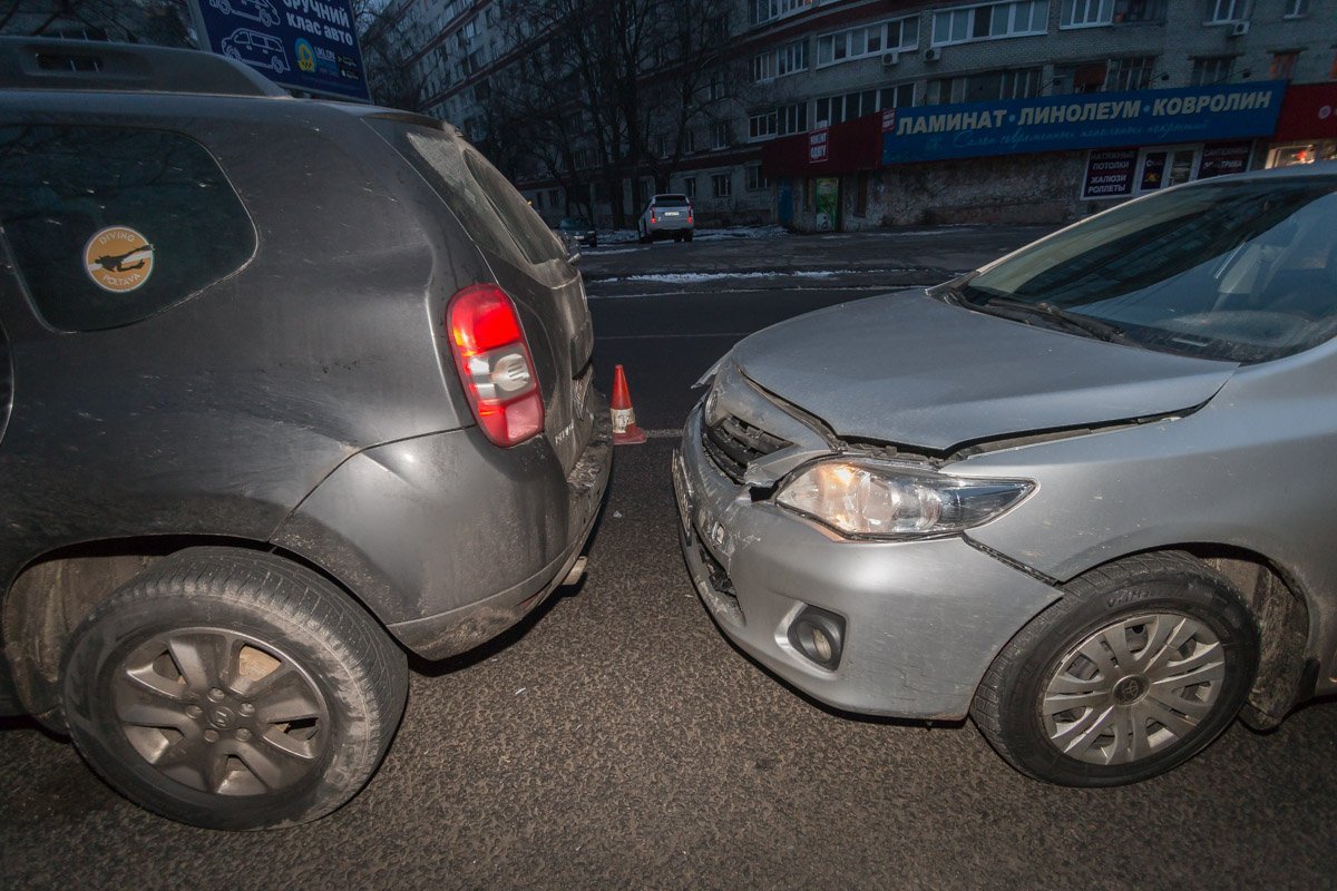 Автомобильное домино, предварительно, спровоцировал водитель SsangYong Автомобильное домино, предварительно, спровоцировал водитель SsangYong