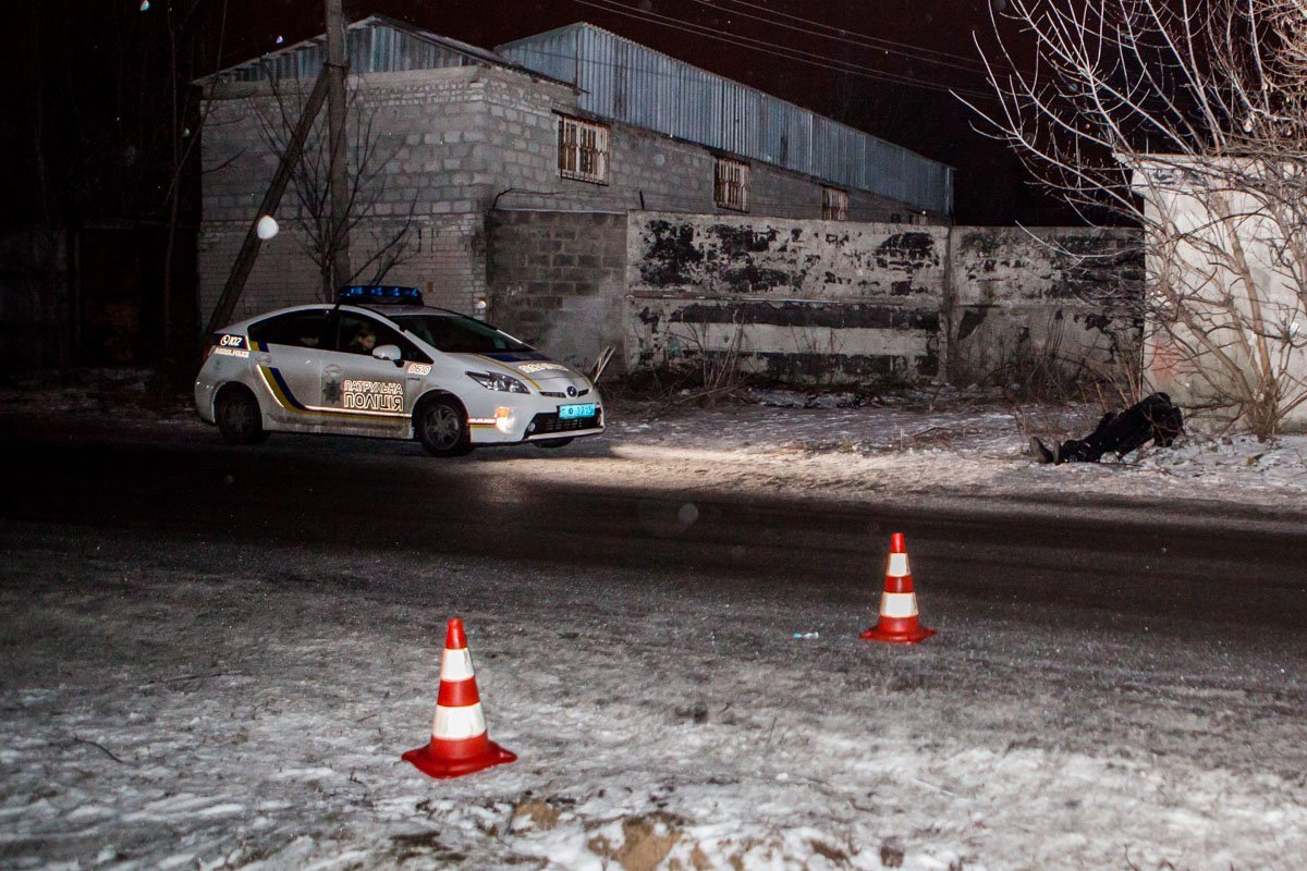 Авария произошла на улице Западной возле средней школы № 85 Авария произошла на улице Западной возле средней школы № 85