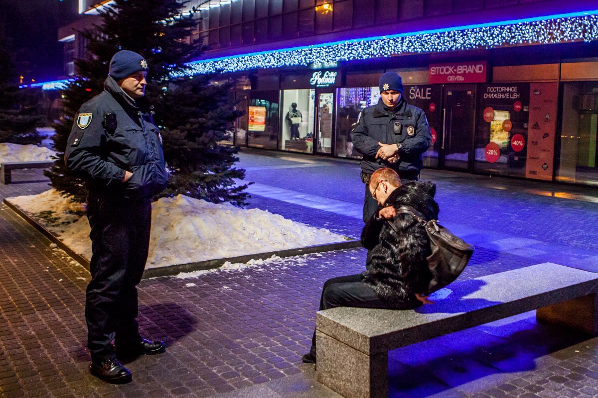 Ни полиция, ни медики не понимали, что делать с женщиной
