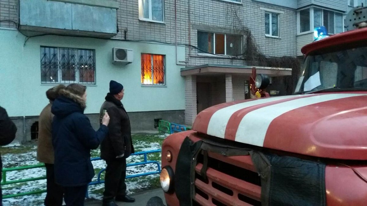 На улице Строителей горел 9-этажный дом