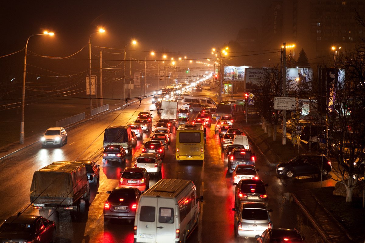 Движение было парализовано на въездах на мост и близлежащих улицах Движение было парализовано на въездах на мост и близлежащих улицах