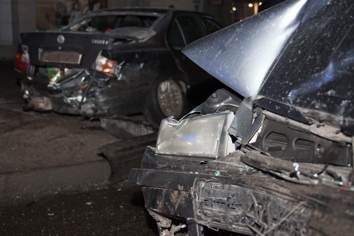 16 февраля на Березинке столкнулись BMW и Skoda 16 февраля на Березинке столкнулись BMW и Skoda