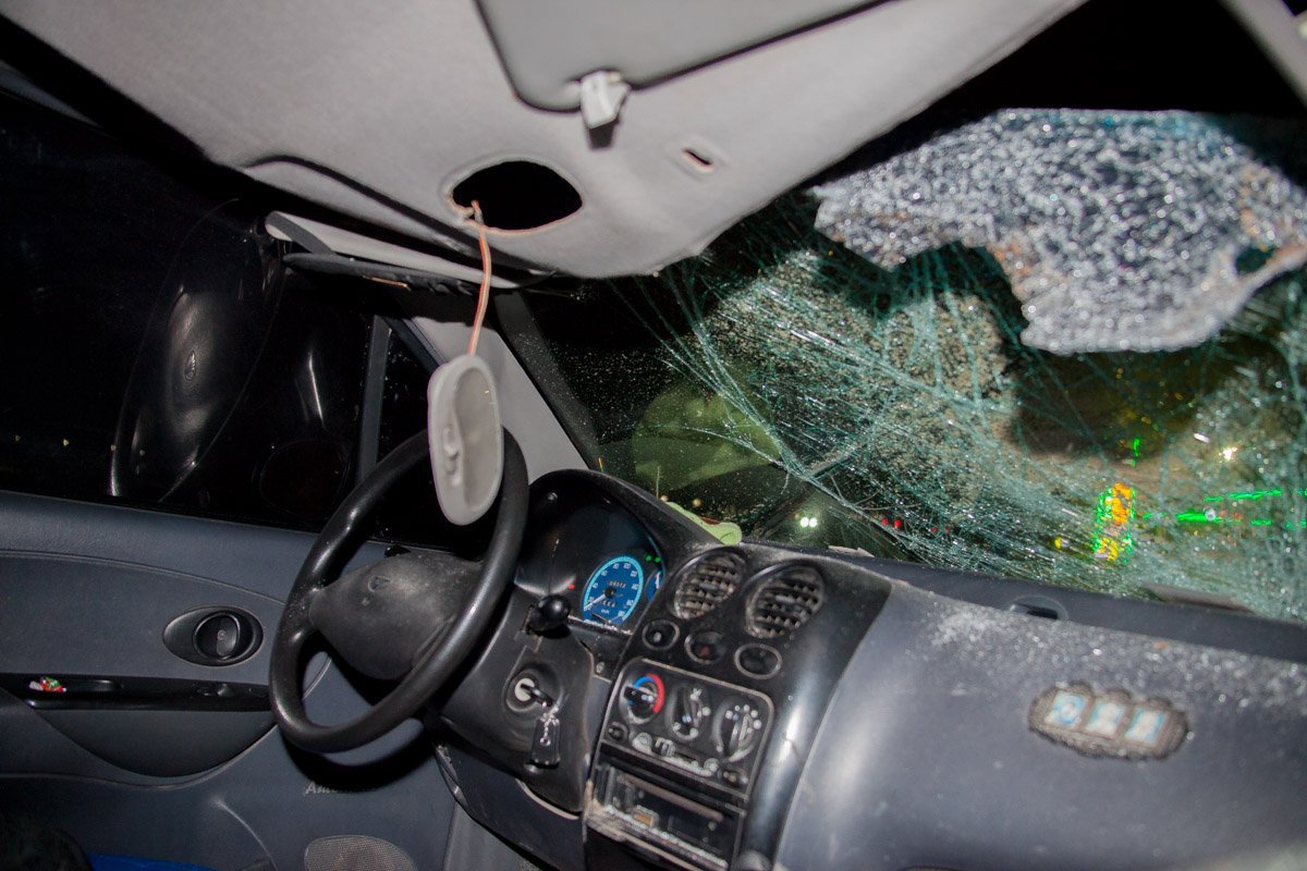 Женщина, которая была за рулем отделалась легким испугом Женщина, которая была за рулем отделалась легким испугом