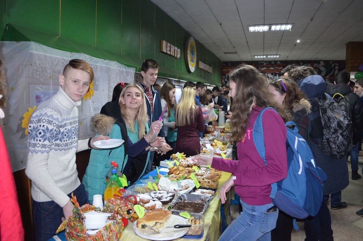 16 февраля в Днепровском техникуме сварки и электроники имени Патона прошла благотворительная ярмарка