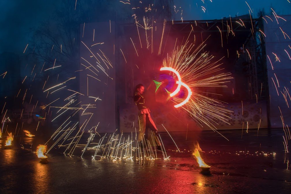 Удивительное фаер-шоу Удивительное фаер-шоу