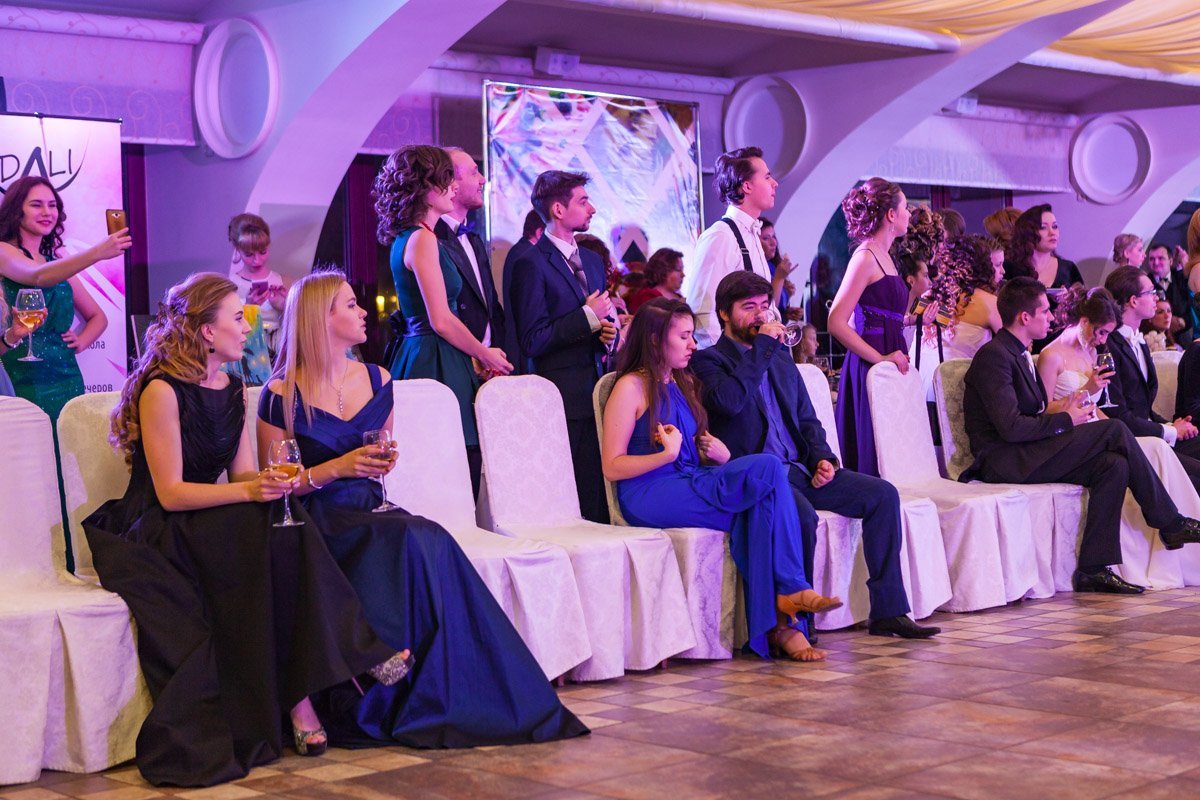 Гости пришли показать себя во всей красе Гости пришли показать себя во всей красе