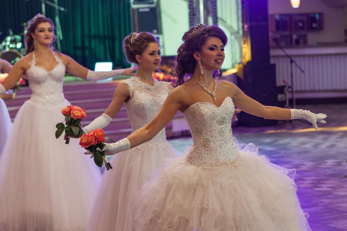 Каждая девушка чувствовала себя королевой бала Каждая девушка чувствовала себя королевой бала