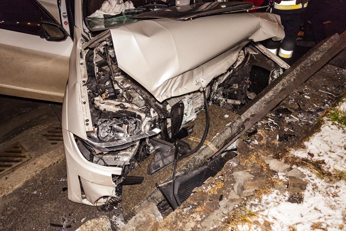 Одной из причин ДТП могла стать скользкая дорога